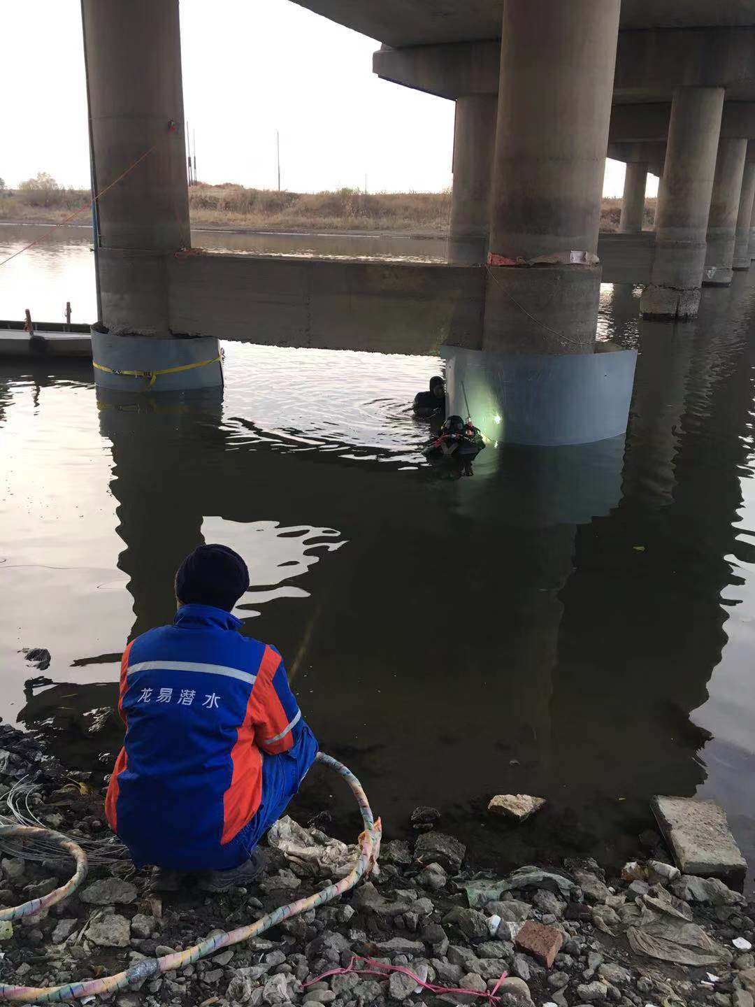 玻纤套筒桥梁柱底加固灌浆料(pic1)